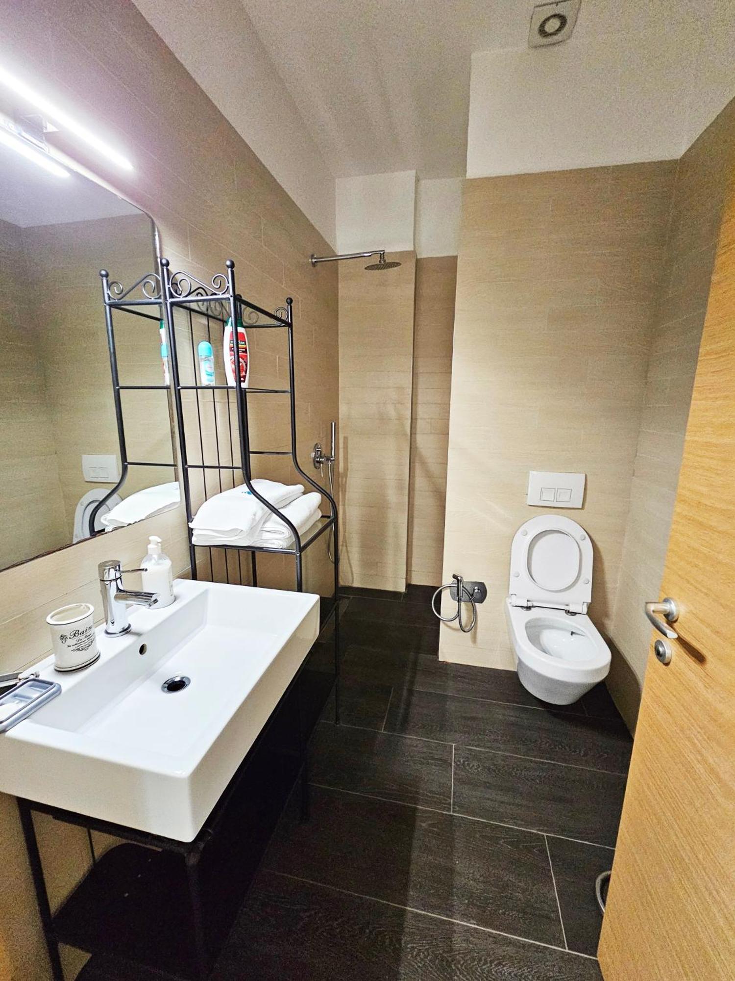 Magnet Residence Condo 2 Self Check In Тирана Екстер'єр фото